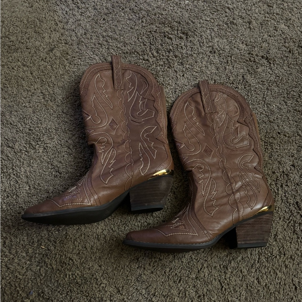Reba Backstage Tan Boots Size 9 New in Box